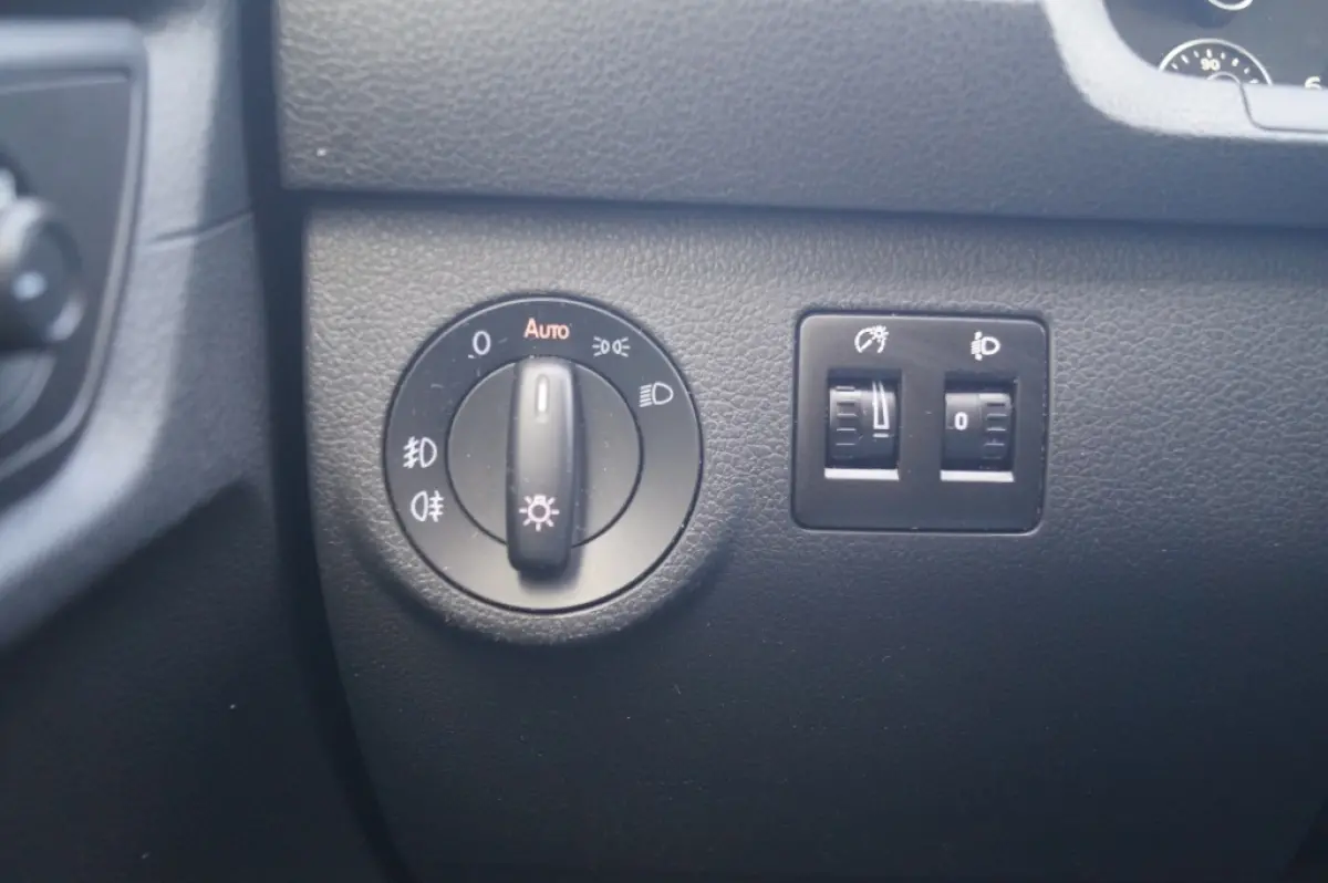 2.0 TDI Comfortline L1-H1 -NAVI-AIRCO-CARPLAY-