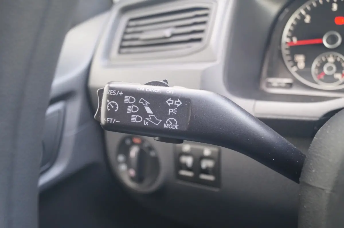 2.0 TDI Comfortline L1-H1 -NAVI-AIRCO-CARPLAY-