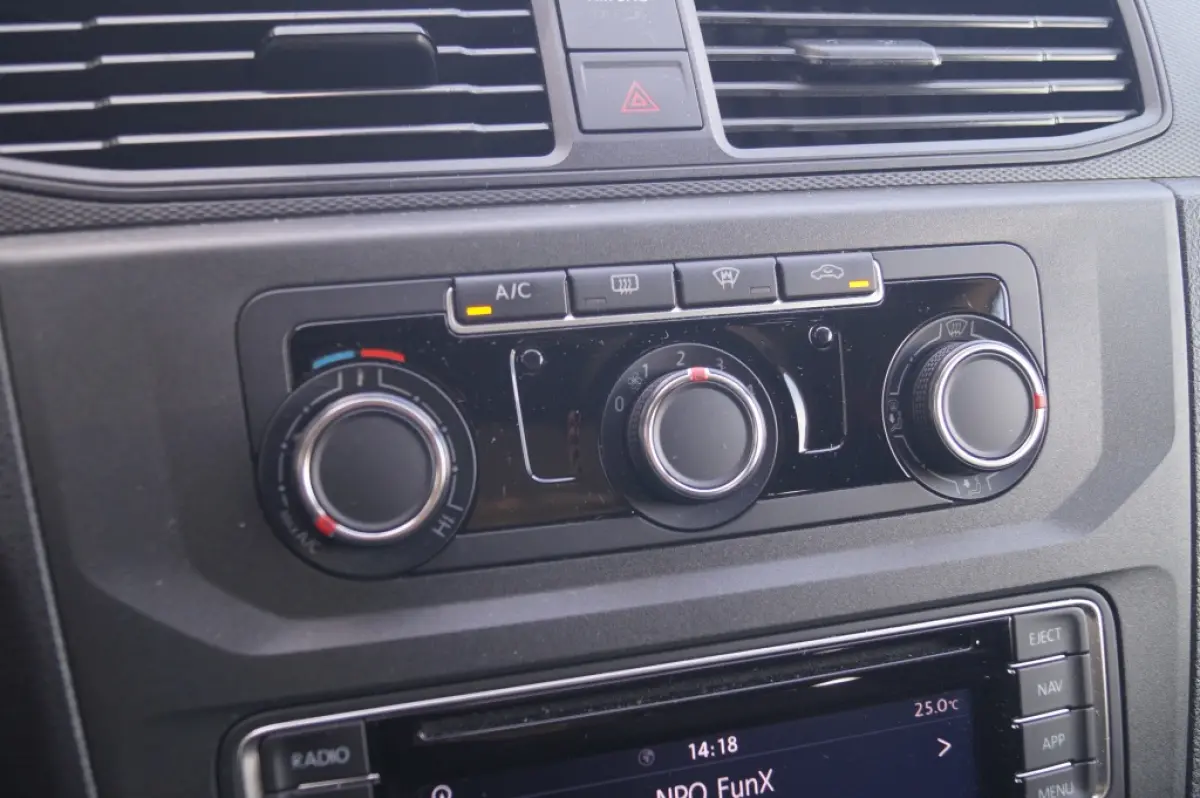 2.0 TDI Comfortline L1-H1 -NAVI-AIRCO-CARPLAY-