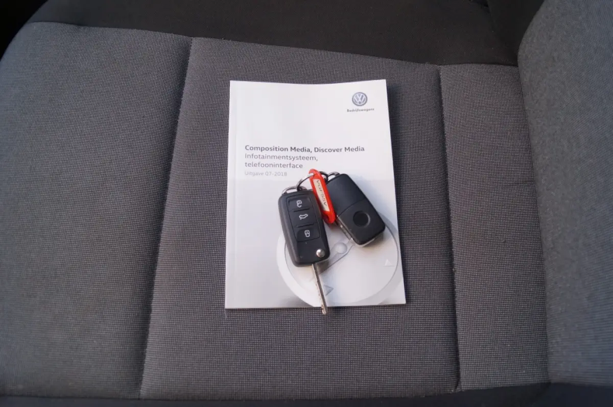 2.0 TDI Comfortline L1-H1 -NAVI-AIRCO-CARPLAY-