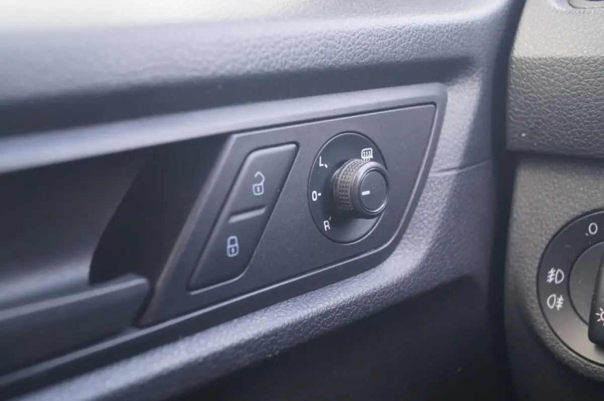 2.0 TDI Comfortline L1-H1 -NAVI-AIRCO-CARPLAY-