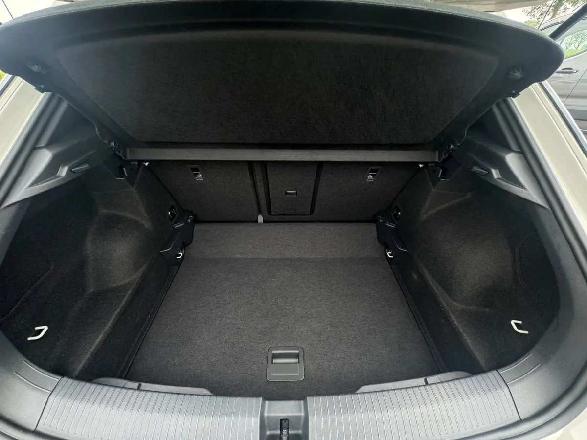1.0 TSI R-Line Ascot Grey / IQ-light / Carplay / ACC / PDC / Stoelverwarming / Digitiale cockpit / Zwarte hemel