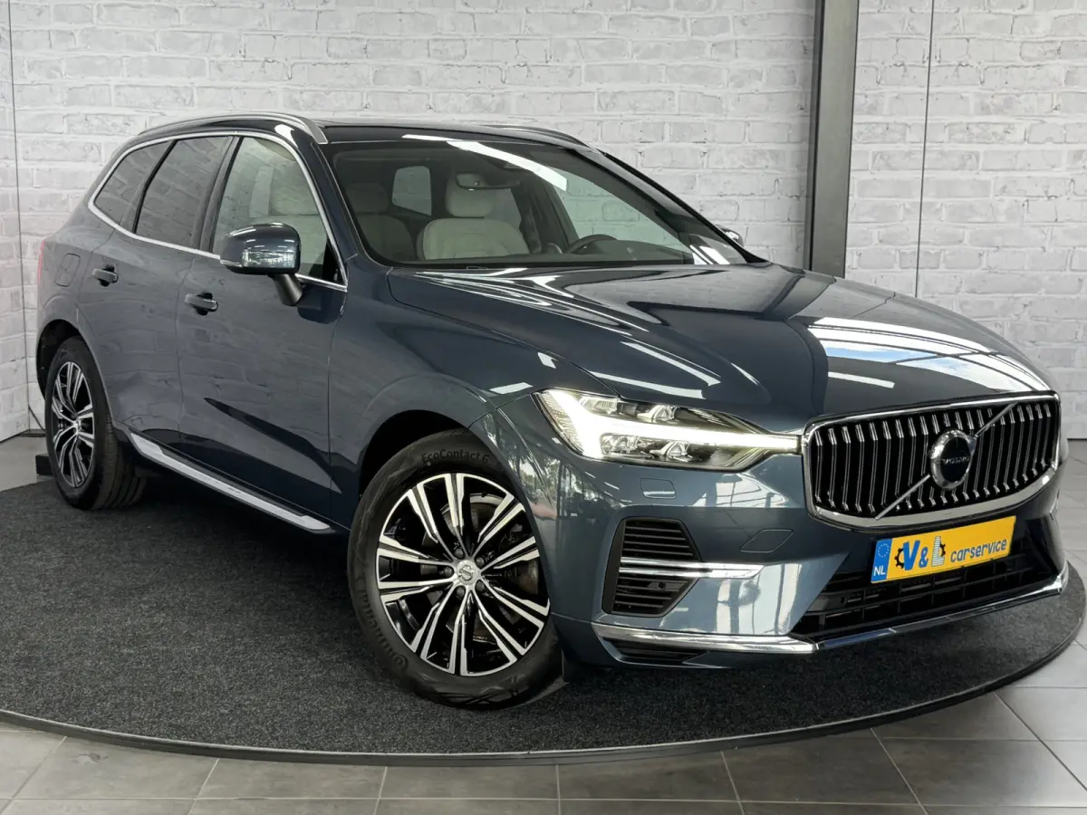 2.0 Recharge T8 AWD Inscription Luchtvering B&W Pano Trekhaak Pilot Assist