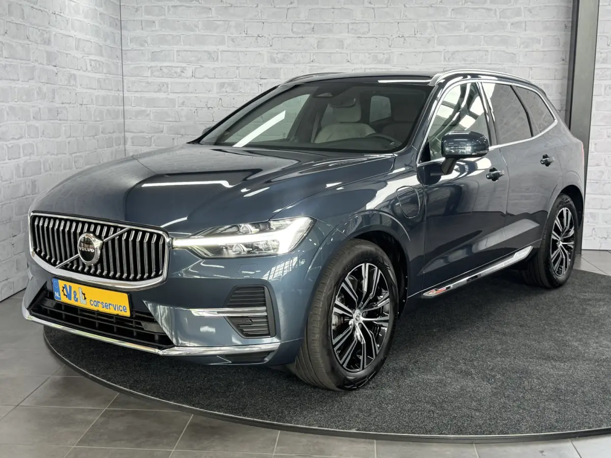 2.0 Recharge T8 AWD Inscription Luchtvering B&W Pano Trekhaak Pilot Assist