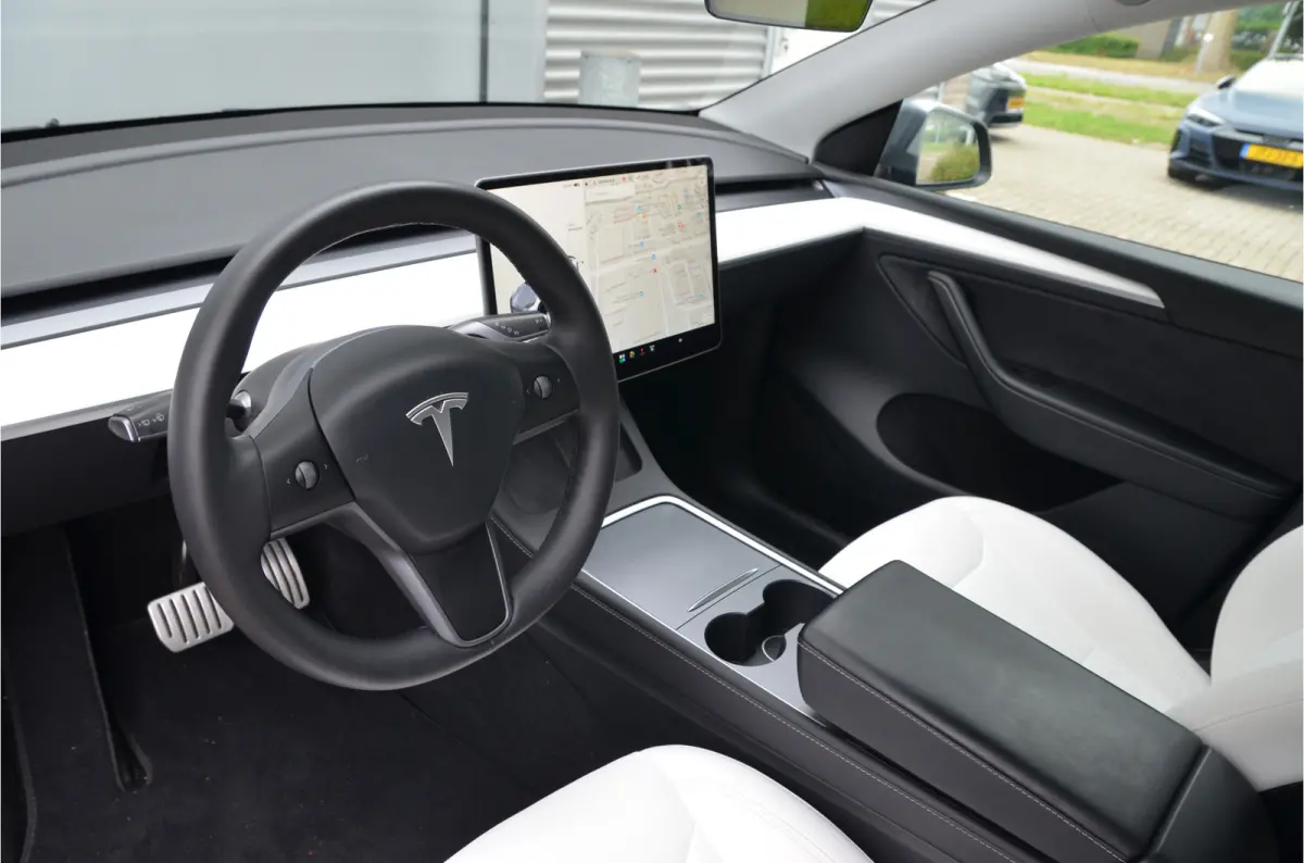 Performance AWD 75 kWh AutoPilot3.0 Ryzen