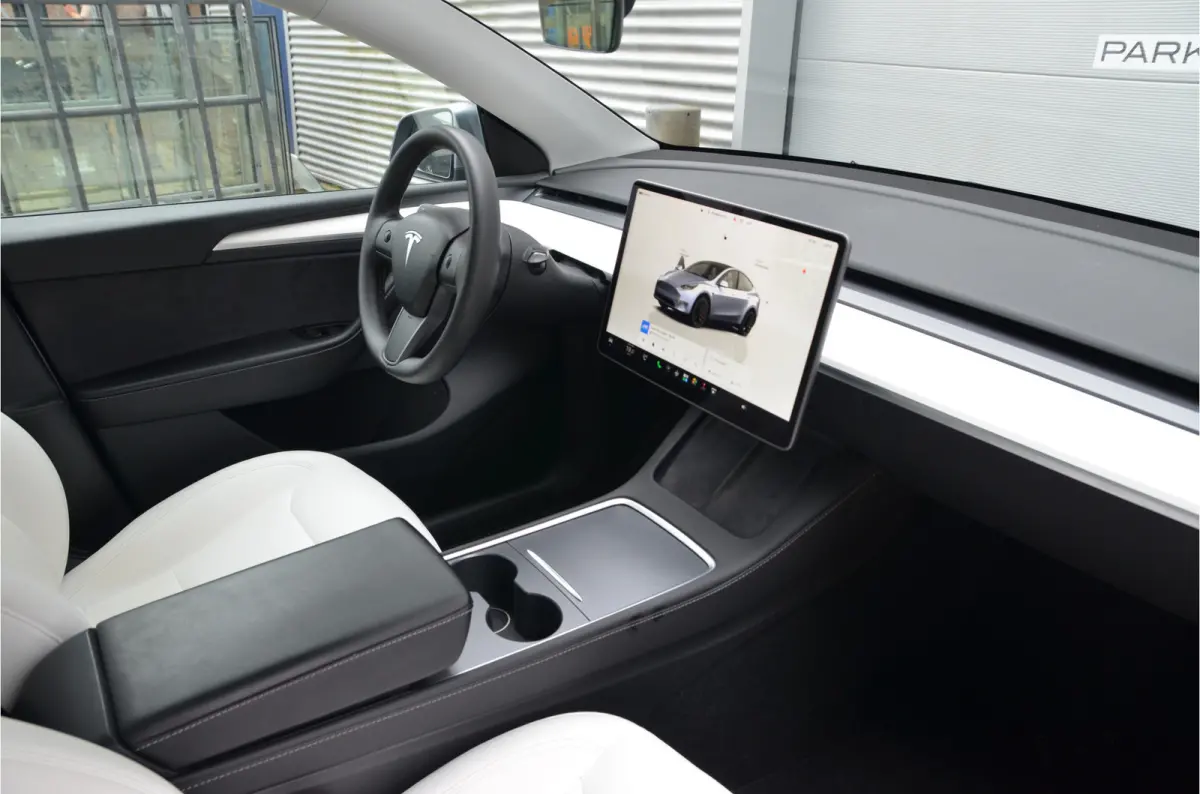 Performance AWD 75 kWh AutoPilot3.0 Ryzen