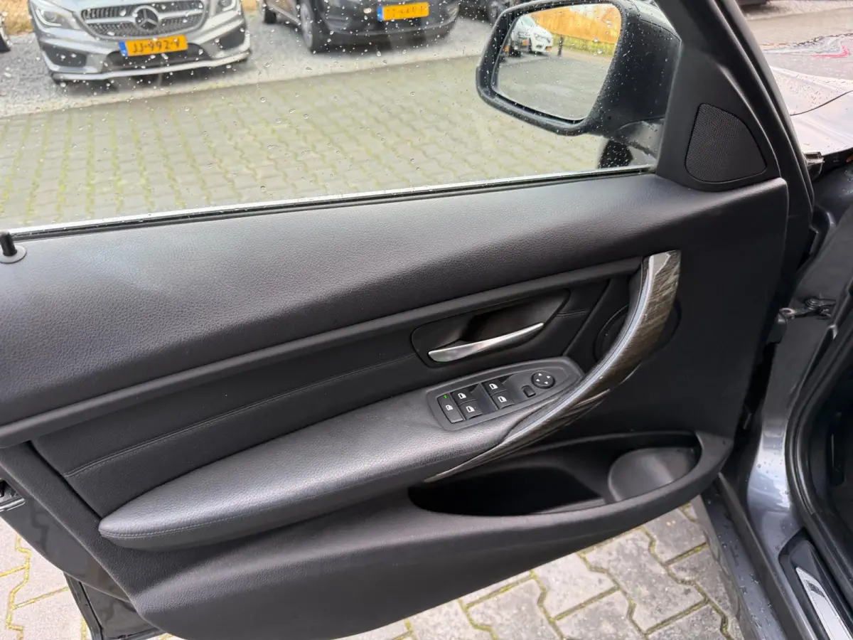 328i High Executive Panoramadak sportstoelen 245 PK