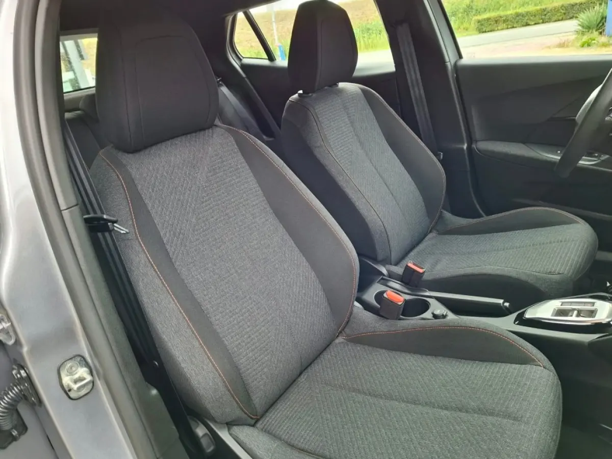 1.2 HYBRIDE 136 STYLE AUTOMAAT AIRCO PDC CARPLAY