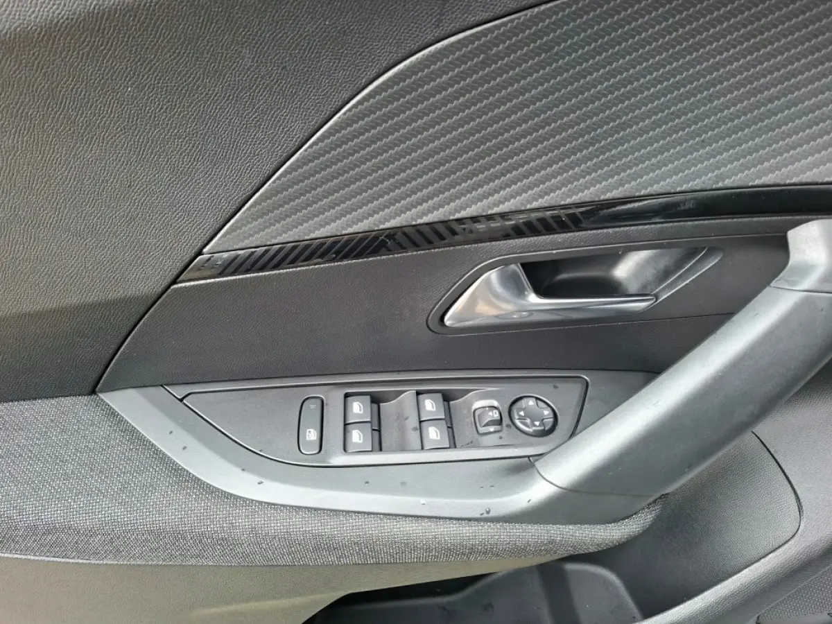 1.2 HYBRIDE 136 STYLE AUTOMAAT AIRCO PDC CARPLAY