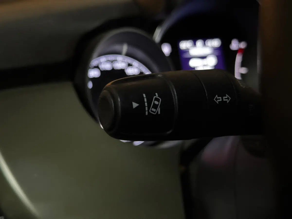 Cross 1.3 DDTC CROSS Automaat BEATS|STOELVERWARMING|KEYLESS|CRUISECONTROL|AIRCO|17 INCH
