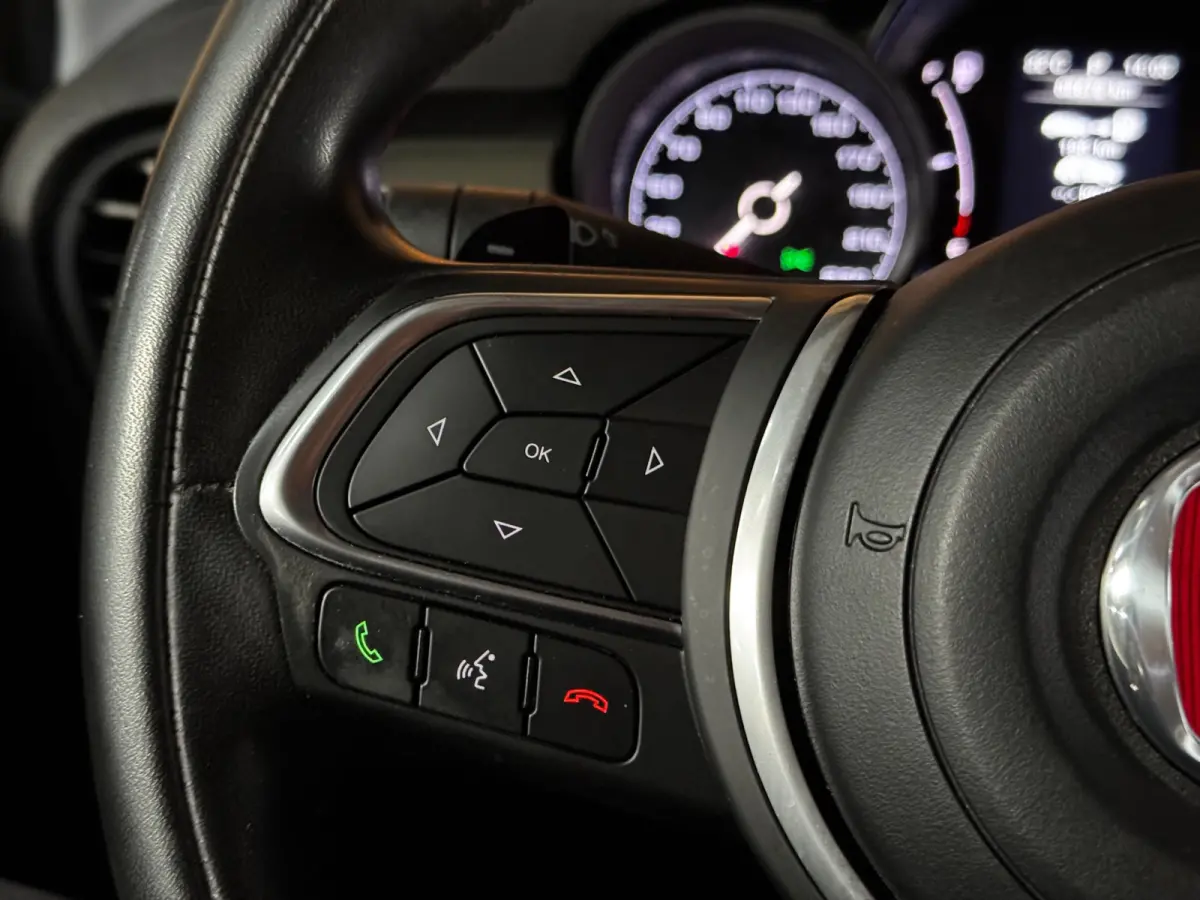 Cross 1.3 DDTC CROSS Automaat BEATS|STOELVERWARMING|KEYLESS|CRUISECONTROL|AIRCO|17 INCH