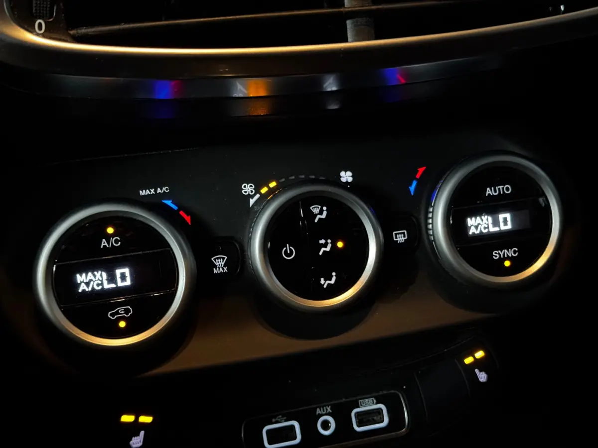 Cross 1.3 DDTC CROSS Automaat BEATS|STOELVERWARMING|KEYLESS|CRUISECONTROL|AIRCO|17 INCH