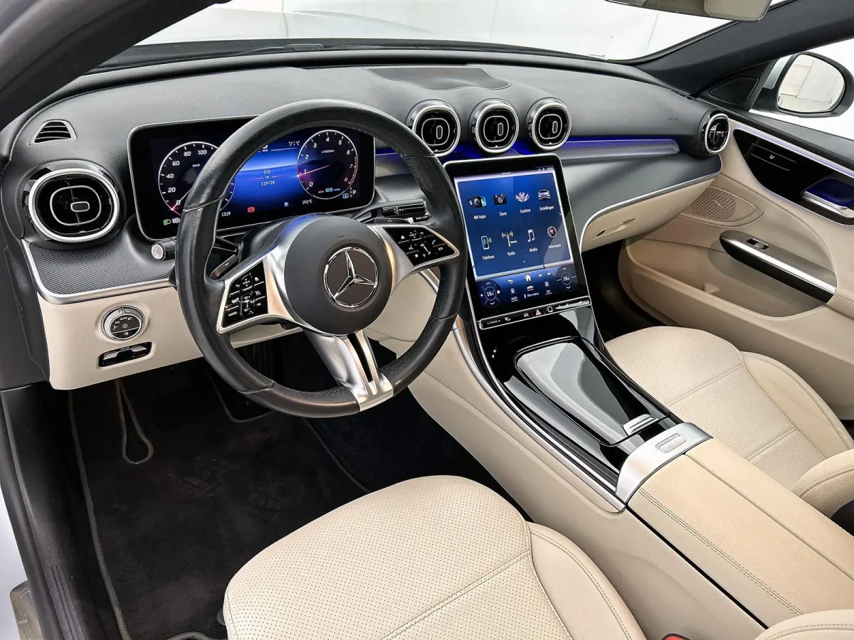 200 Luxury Line | ACHTERUITRIJCAMERA | SFEERVERLICHTING | STOELVERWARMING | CRUISE CONTROL | CLIMATE CONTROL |