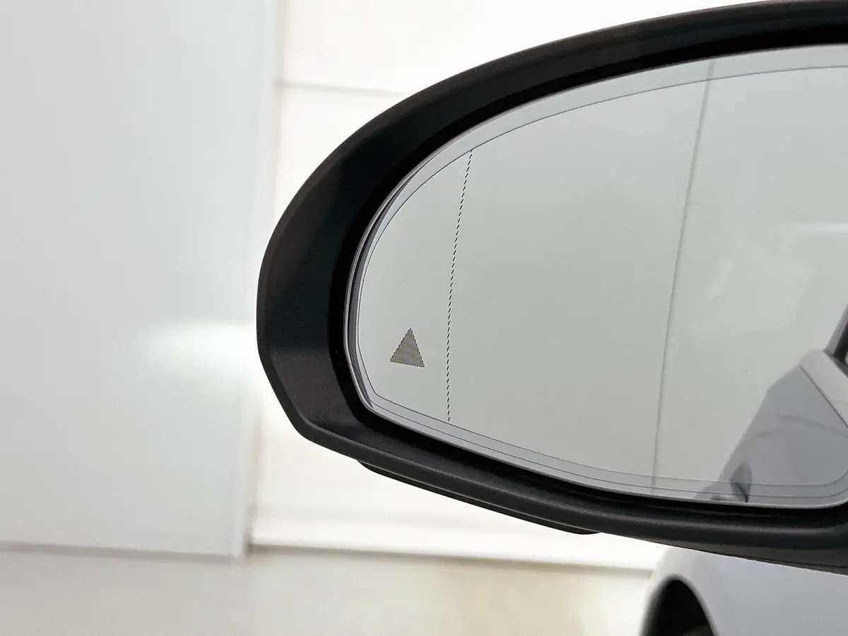 200 Luxury Line | ACHTERUITRIJCAMERA | SFEERVERLICHTING | STOELVERWARMING | CRUISE CONTROL | CLIMATE CONTROL |