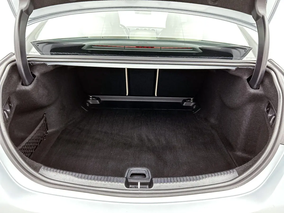 200 Luxury Line | ACHTERUITRIJCAMERA | SFEERVERLICHTING | STOELVERWARMING | CRUISE CONTROL | CLIMATE CONTROL |