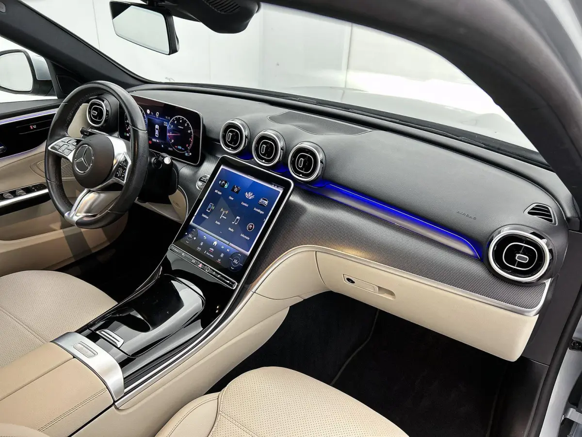 200 Luxury Line | ACHTERUITRIJCAMERA | SFEERVERLICHTING | STOELVERWARMING | CRUISE CONTROL | CLIMATE CONTROL |