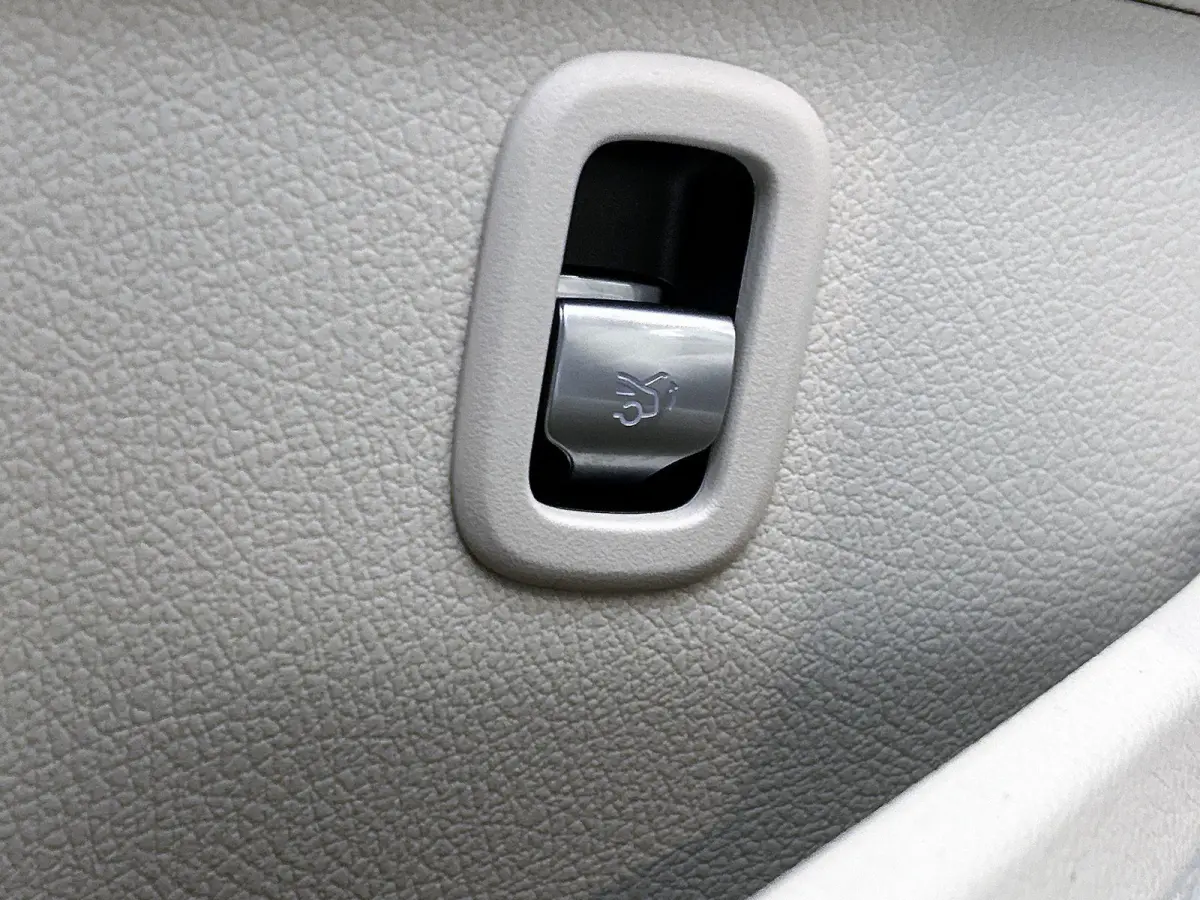200 Luxury Line | ACHTERUITRIJCAMERA | SFEERVERLICHTING | STOELVERWARMING | CRUISE CONTROL | CLIMATE CONTROL |