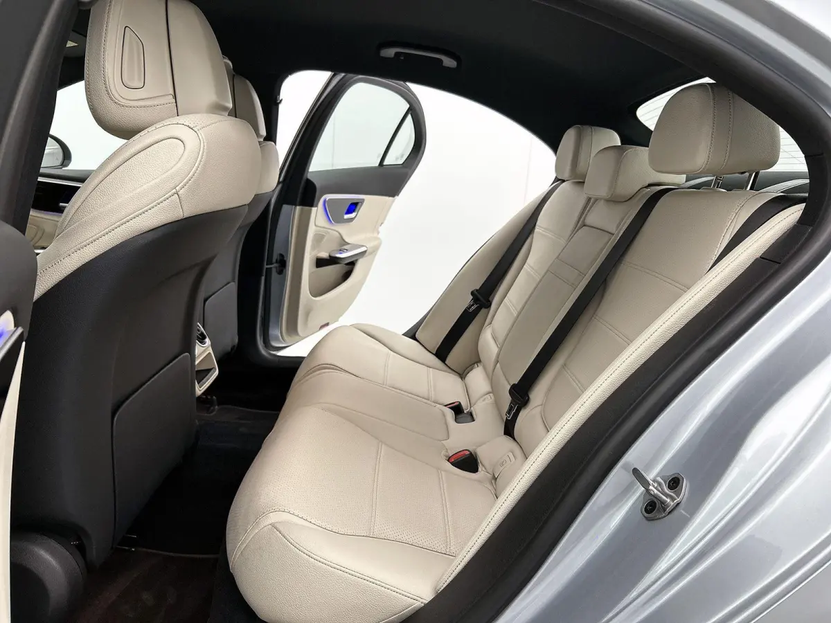 200 Luxury Line | ACHTERUITRIJCAMERA | SFEERVERLICHTING | STOELVERWARMING | CRUISE CONTROL | CLIMATE CONTROL |
