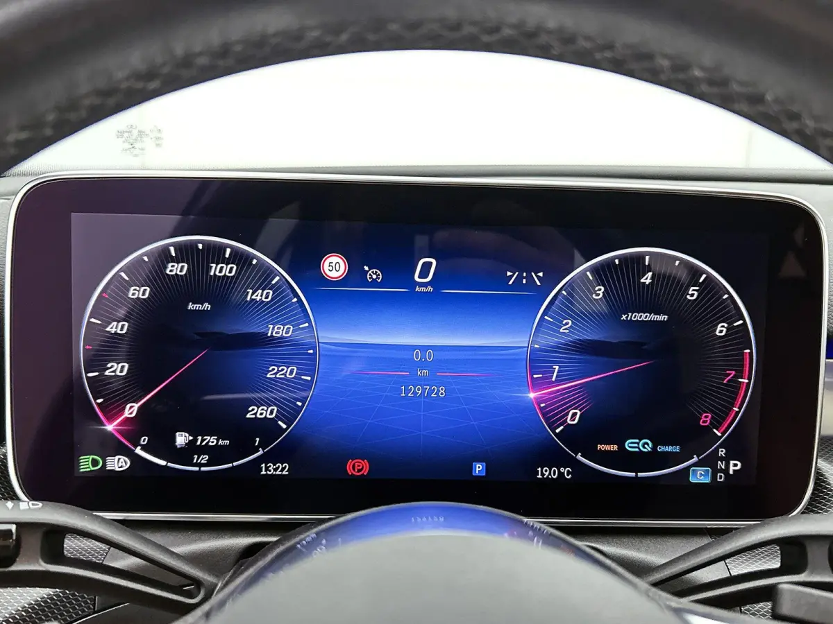 200 Luxury Line | ACHTERUITRIJCAMERA | SFEERVERLICHTING | STOELVERWARMING | CRUISE CONTROL | CLIMATE CONTROL |