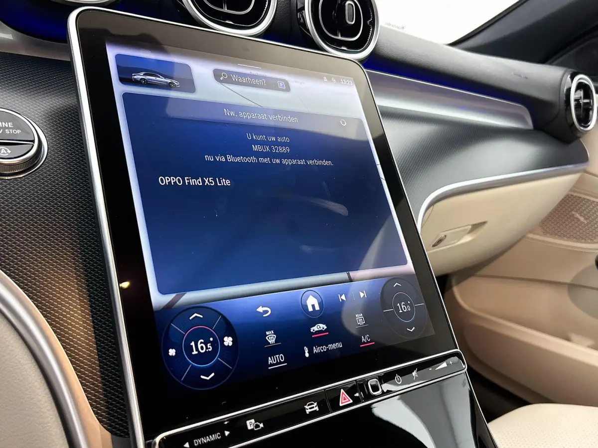 200 Luxury Line | ACHTERUITRIJCAMERA | SFEERVERLICHTING | STOELVERWARMING | CRUISE CONTROL | CLIMATE CONTROL |