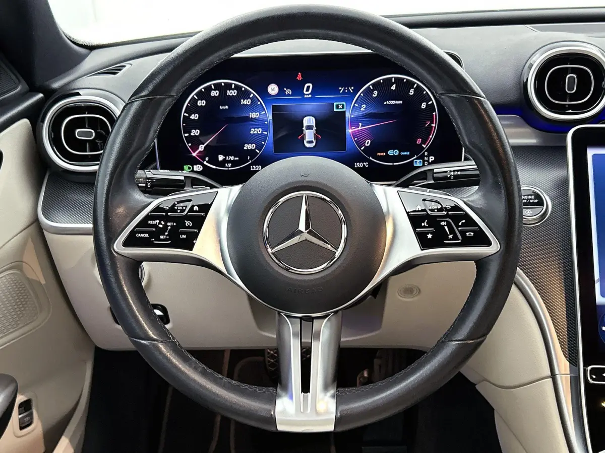 200 Luxury Line | ACHTERUITRIJCAMERA | SFEERVERLICHTING | STOELVERWARMING | CRUISE CONTROL | CLIMATE CONTROL |