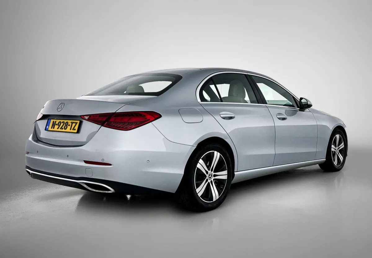 200 Luxury Line | ACHTERUITRIJCAMERA | SFEERVERLICHTING | STOELVERWARMING | CRUISE CONTROL | CLIMATE CONTROL |