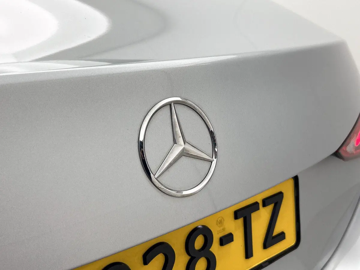 200 Luxury Line | ACHTERUITRIJCAMERA | SFEERVERLICHTING | STOELVERWARMING | CRUISE CONTROL | CLIMATE CONTROL |