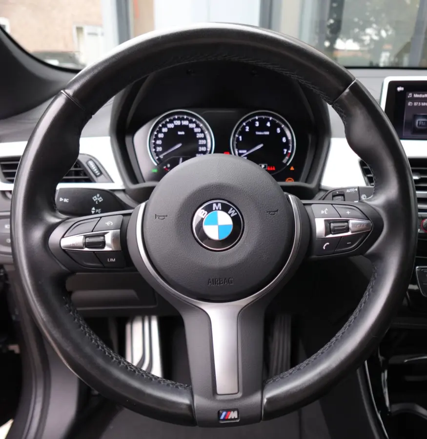 XDrive25e Executive PANO NAVI CAM VOL