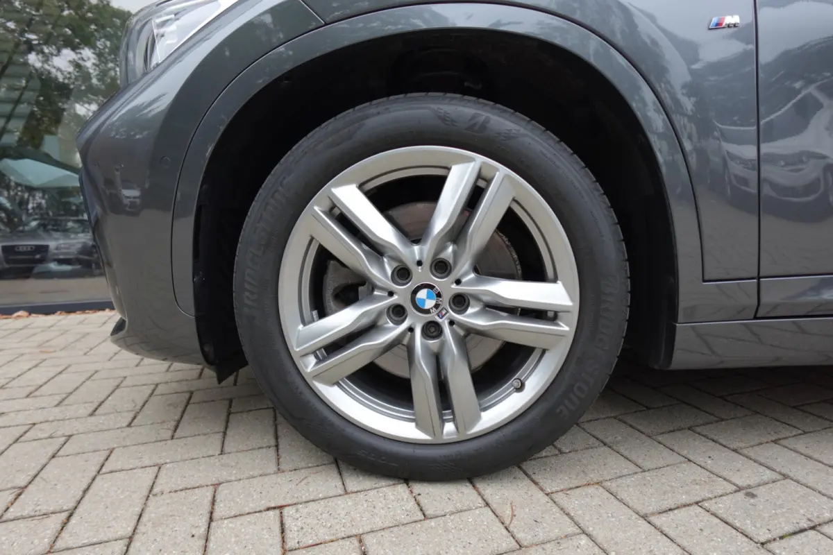 XDrive25e Executive PANO NAVI CAM VOL