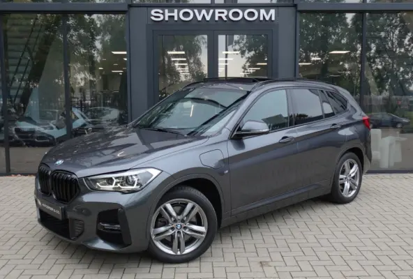 XDrive25e Executive PANO NAVI CAM VOL