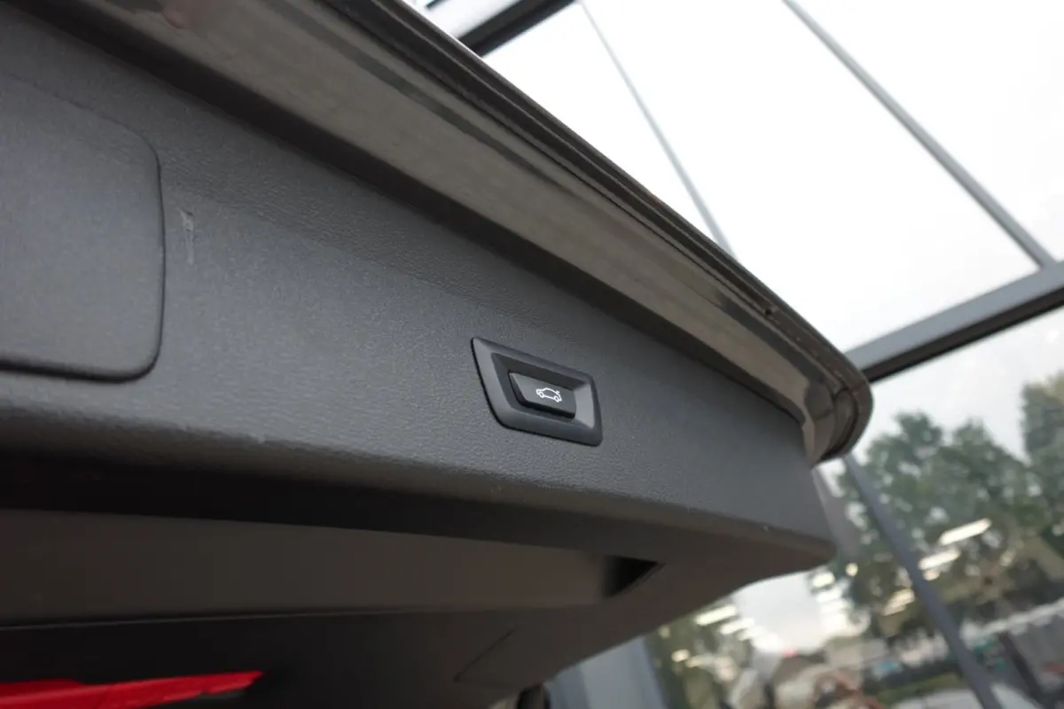 XDrive25e Executive PANO NAVI CAM VOL