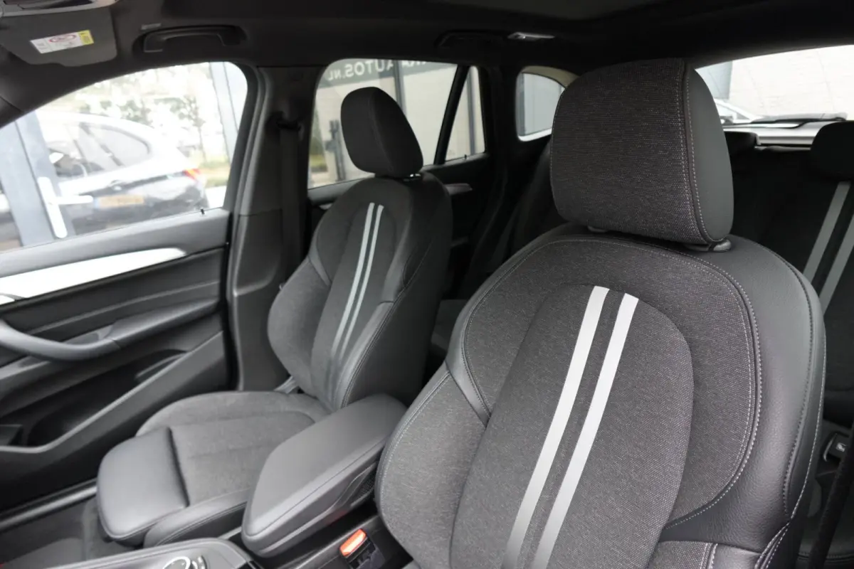 XDrive25e Executive PANO NAVI CAM VOL