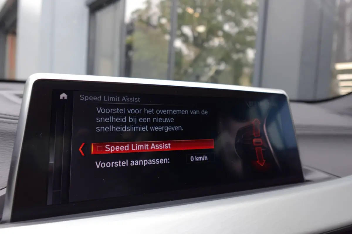 XDrive25e Executive PANO NAVI CAM VOL