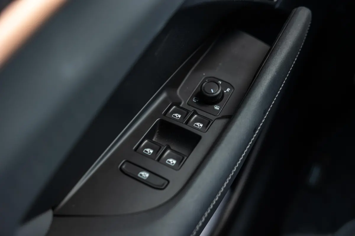 1.5 TSI e-Hybrid 204pk Business | Trekhaak | Head-up | Sennheiser