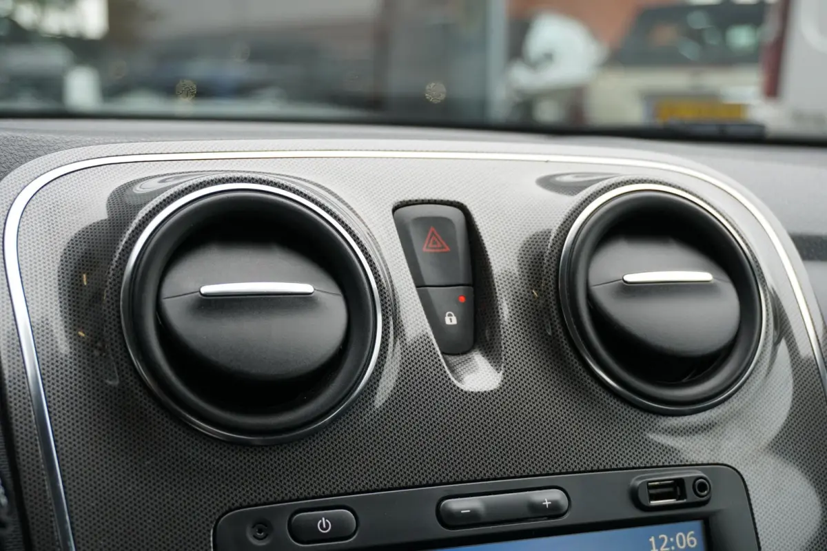 0.9 TCe SL + CAMERA / NAVI / DAB / SENSOREN / CRUISE CONTROL