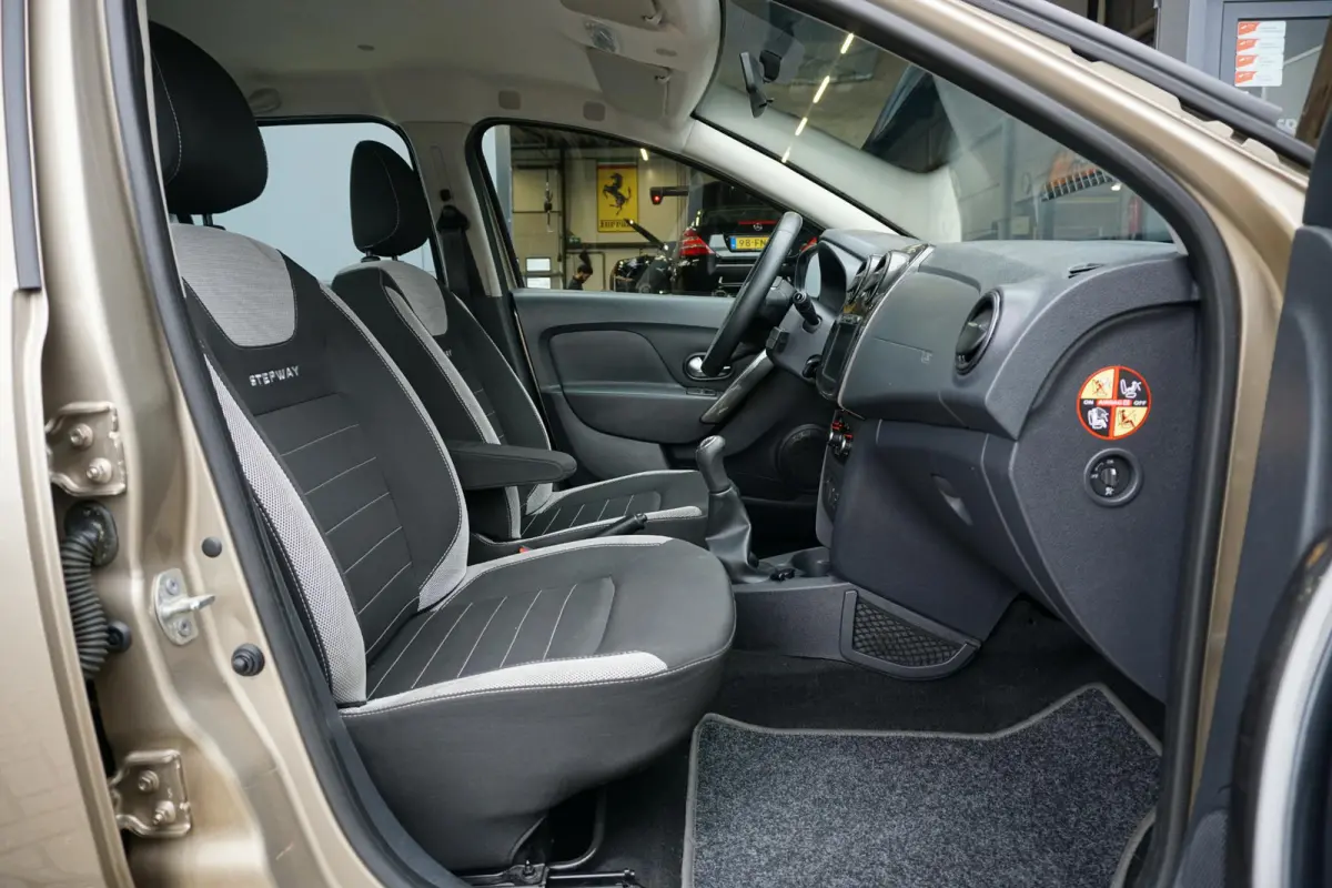 0.9 TCe SL + CAMERA / NAVI / DAB / SENSOREN / CRUISE CONTROL