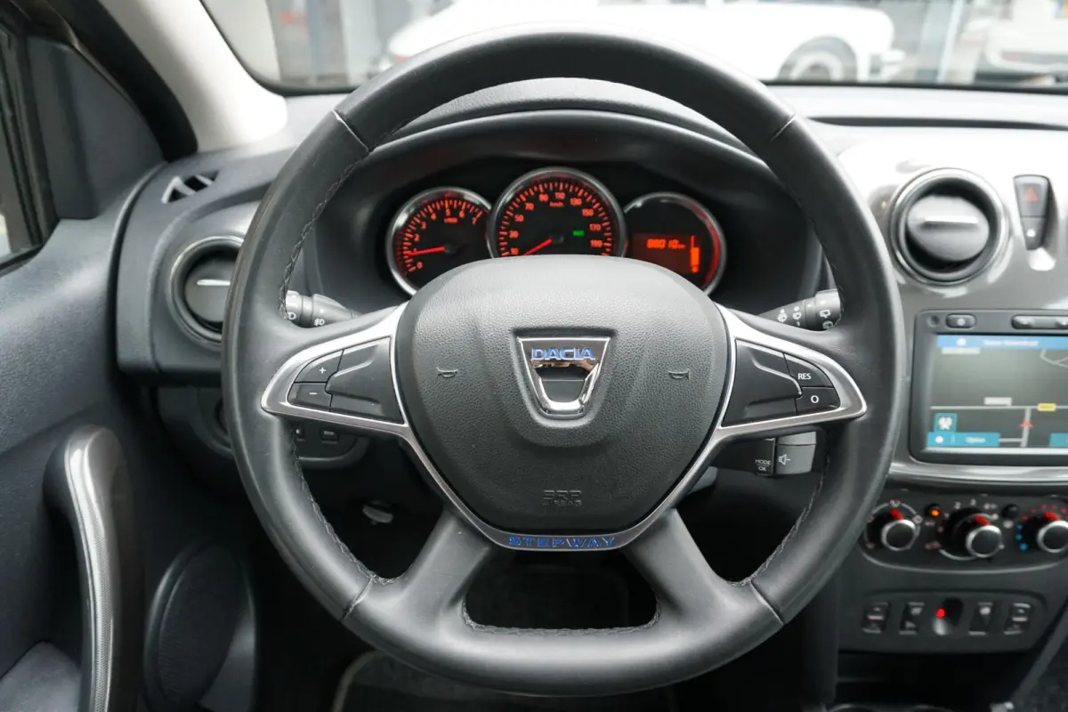 0.9 TCe SL + CAMERA / NAVI / DAB / SENSOREN / CRUISE CONTROL