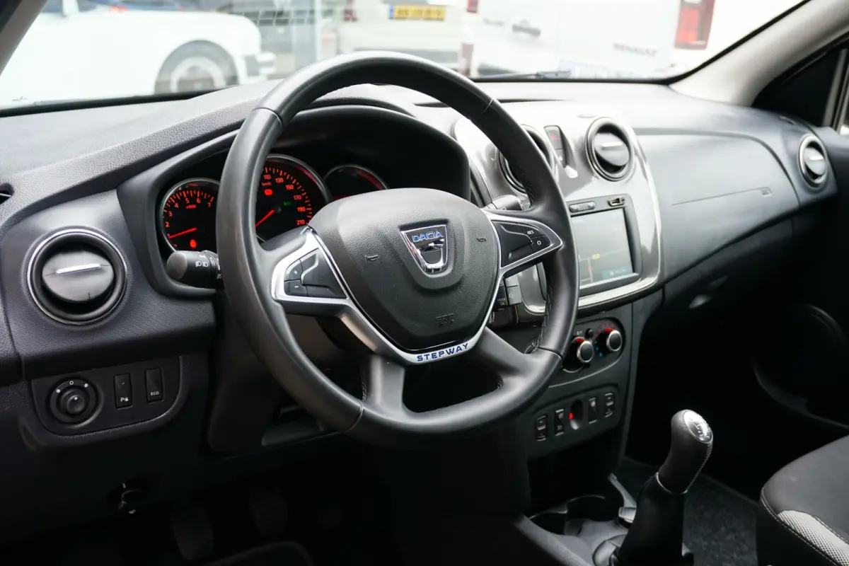 0.9 TCe SL + CAMERA / NAVI / DAB / SENSOREN / CRUISE CONTROL