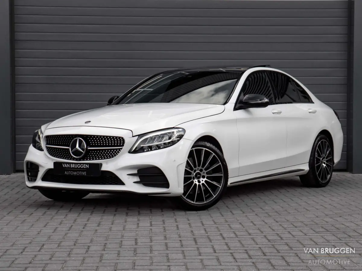300 AMG Premium Plus Pano Burmester Memory Luchtvering