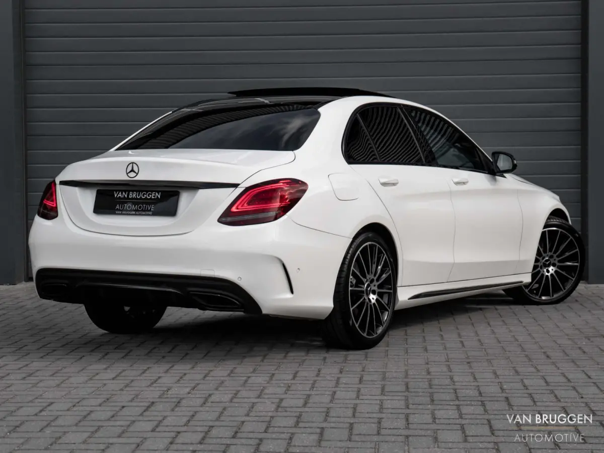 300 AMG Premium Plus Pano Burmester Memory Luchtvering