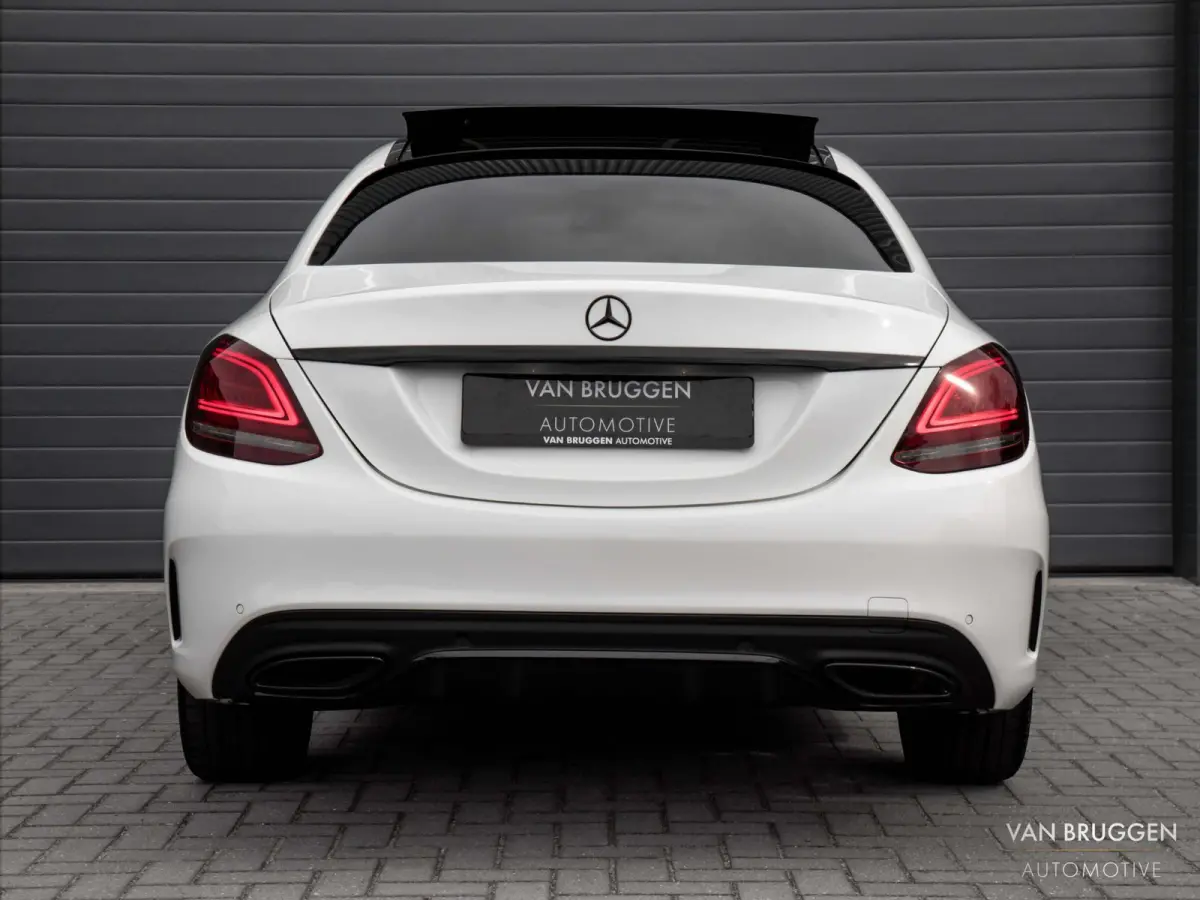 300 AMG Premium Plus Pano Burmester Memory Luchtvering