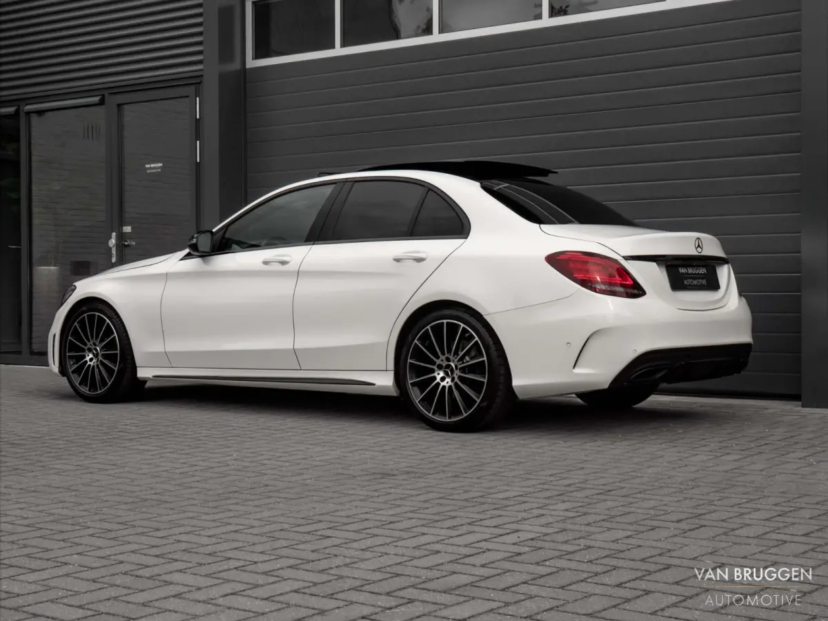 300 AMG Premium Plus Pano Burmester Memory Luchtvering