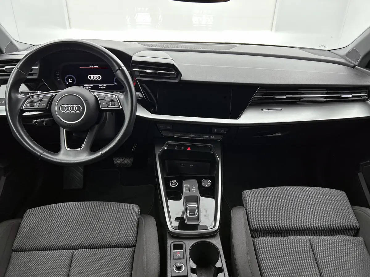 30 TFSI Business edition (NAVIGATIE, CAMERA, TRAKHAAK AFNEEMBAAR, 1e EIGENAAR, GOED ONDERHOUDEN)