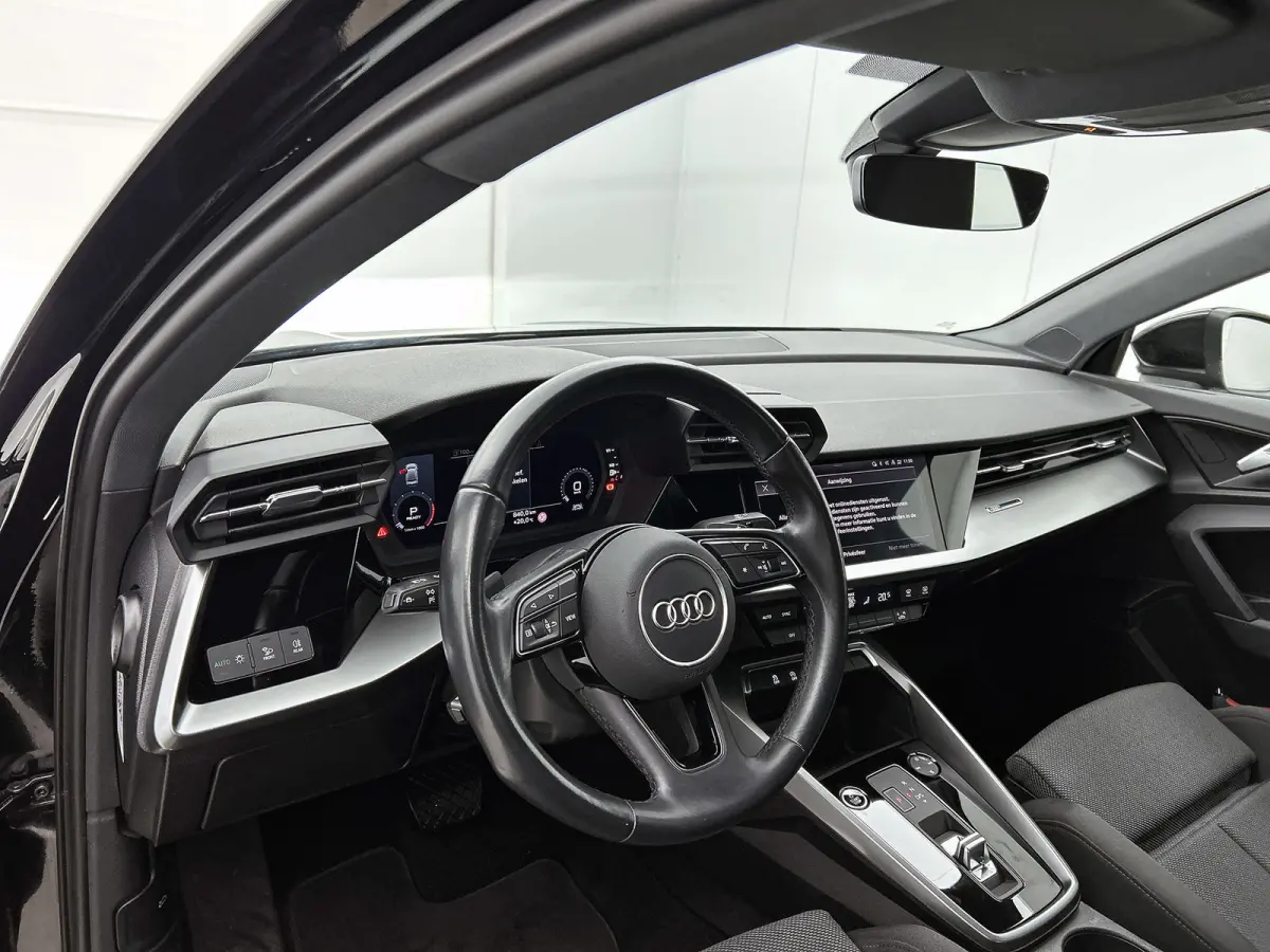 30 TFSI Business edition (NAVIGATIE, CAMERA, TRAKHAAK AFNEEMBAAR, 1e EIGENAAR, GOED ONDERHOUDEN)