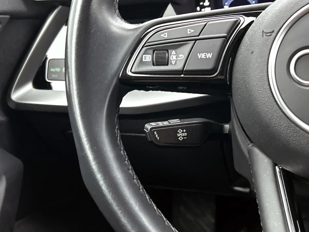 30 TFSI Business edition (NAVIGATIE, CAMERA, TRAKHAAK AFNEEMBAAR, 1e EIGENAAR, GOED ONDERHOUDEN)