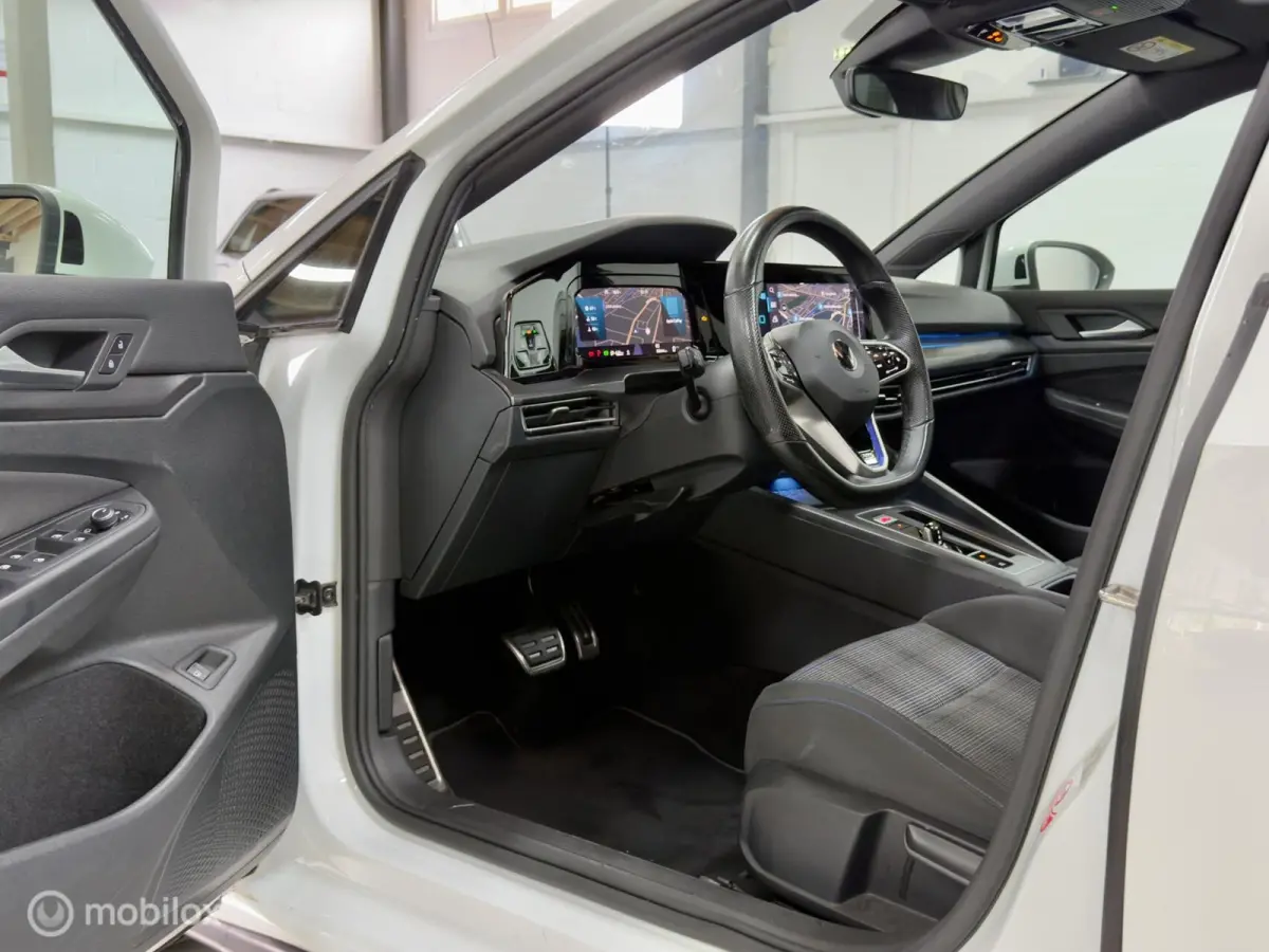 1.4 eHybrid GTE | Pano | IQ | Dodehoek | ACC | Cam | Mistlampen | 18" | Apple- & Android Carplay | Stoel- & stuurverwarming | 245 PK