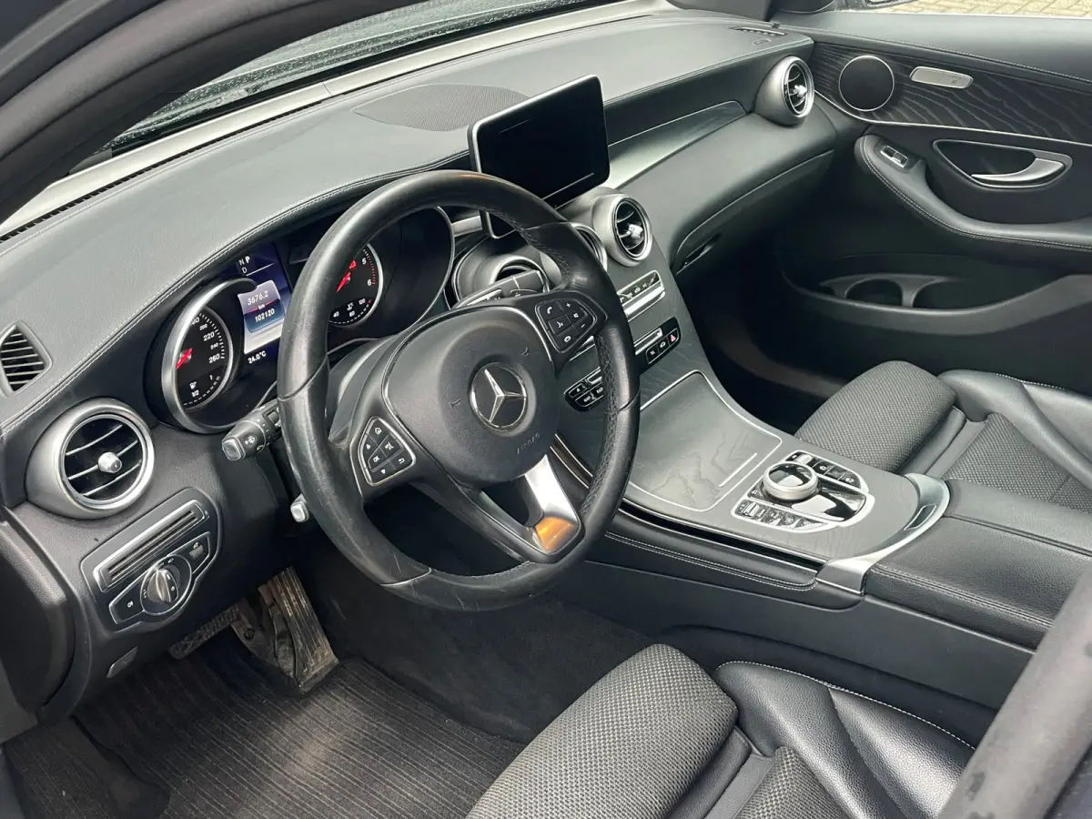220 d 4MATIC - Elekt. Trekhaak.