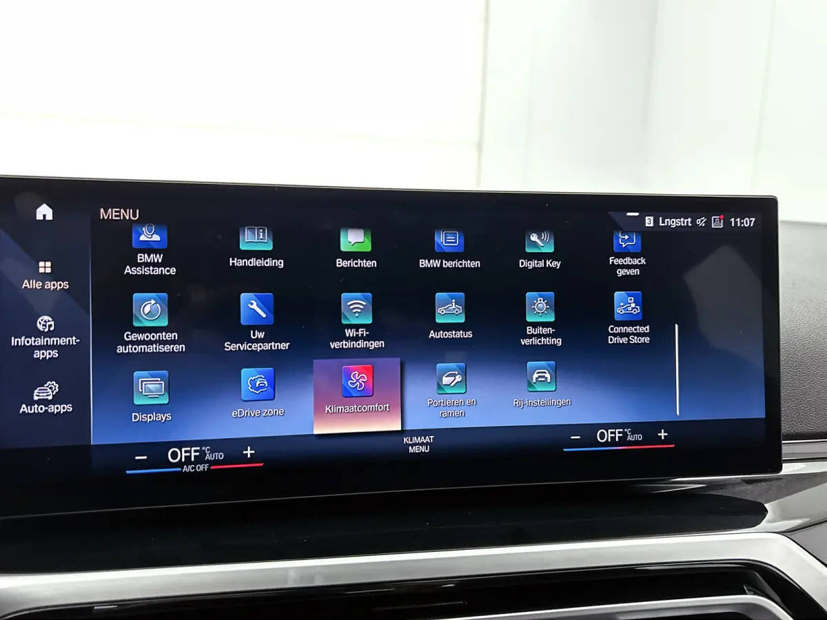 320e (TREKHAAK WEGKLAPBAAR, MEMORY SEATS, LED, CAMERA, CARPLAY, 1e EIGENAAR, DEALER ONDERHOUDEN)