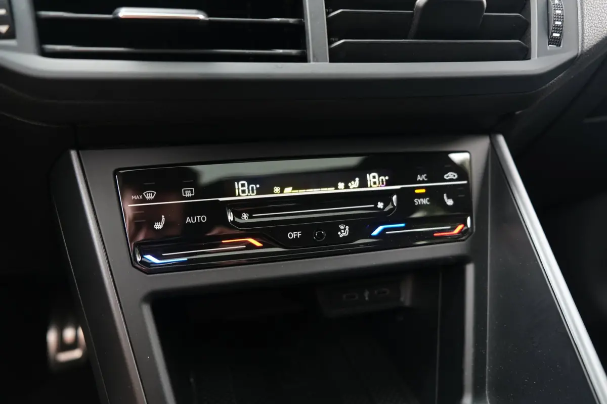 1.5 TSI 2x R-Line 150PK DSG Pano IQ Matrix Trekhaak Cam Kessy ACC Navi Virtual