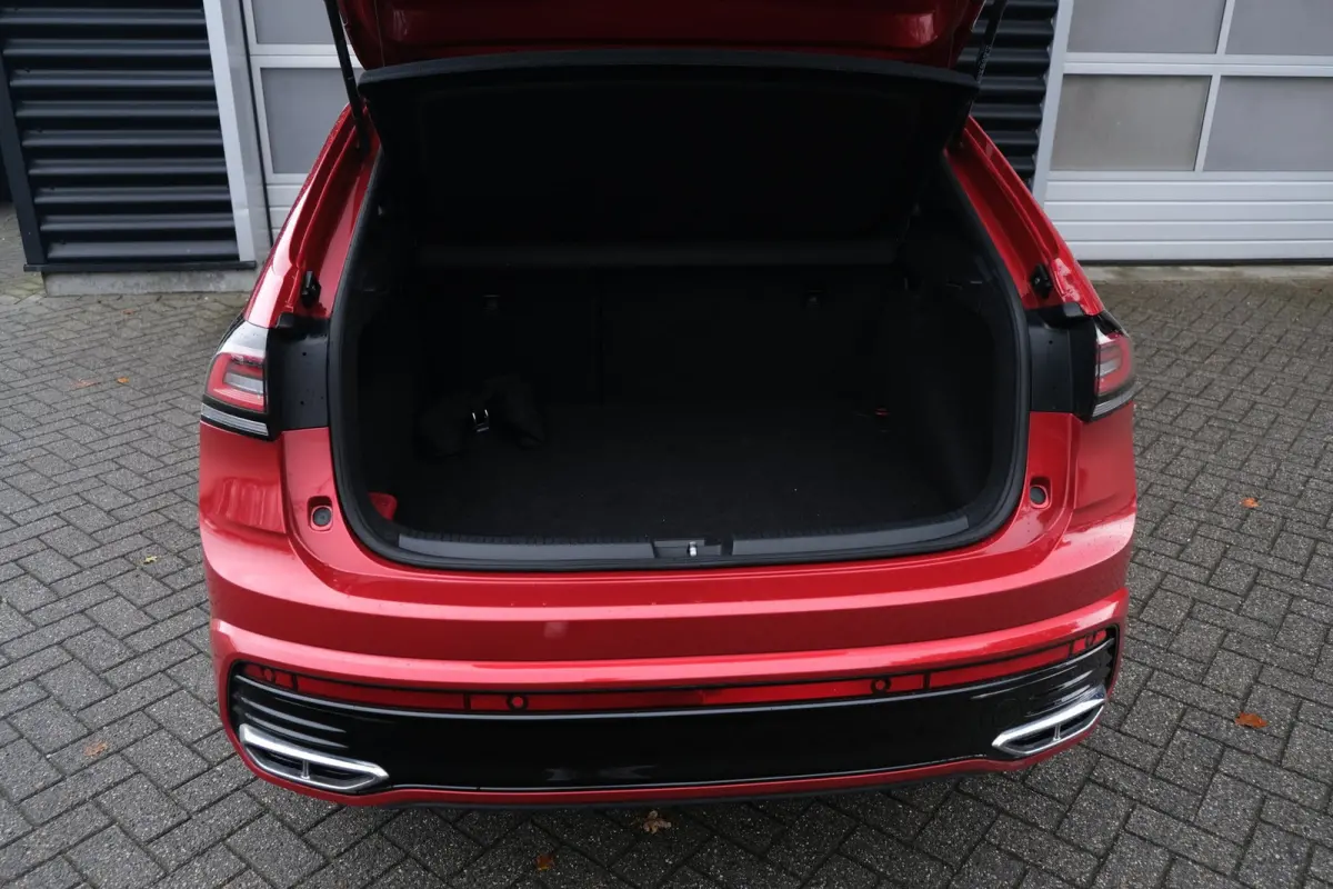 1.5 TSI 2x R-Line 150PK DSG Pano IQ Matrix Trekhaak Cam Kessy ACC Navi Virtual